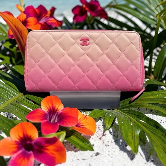RARE Chanel pink Ombre quilted lambskin long zippered wallet a/ pink cc ! - Picture 3 of 17